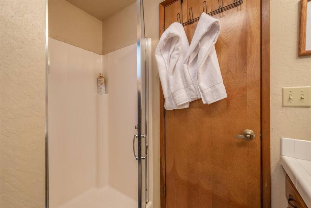 3Br Tahoe Donner Cabin With Hoa Perks Like Pools Hot-Tub Minutes To Trails Lake Golf Truckee Εξωτερικό φωτογραφία