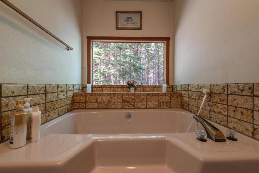 3Br Tahoe Donner Cabin With Hoa Perks Like Pools Hot-Tub Minutes To Trails Lake Golf Truckee Εξωτερικό φωτογραφία