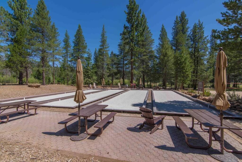 3Br Tahoe Donner Cabin With Hoa Perks Like Pools Hot-Tub Minutes To Trails Lake Golf Truckee Εξωτερικό φωτογραφία